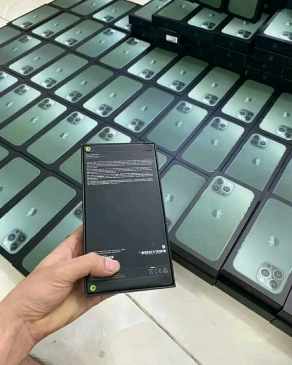 Iphone liquidation pallets - Image 7