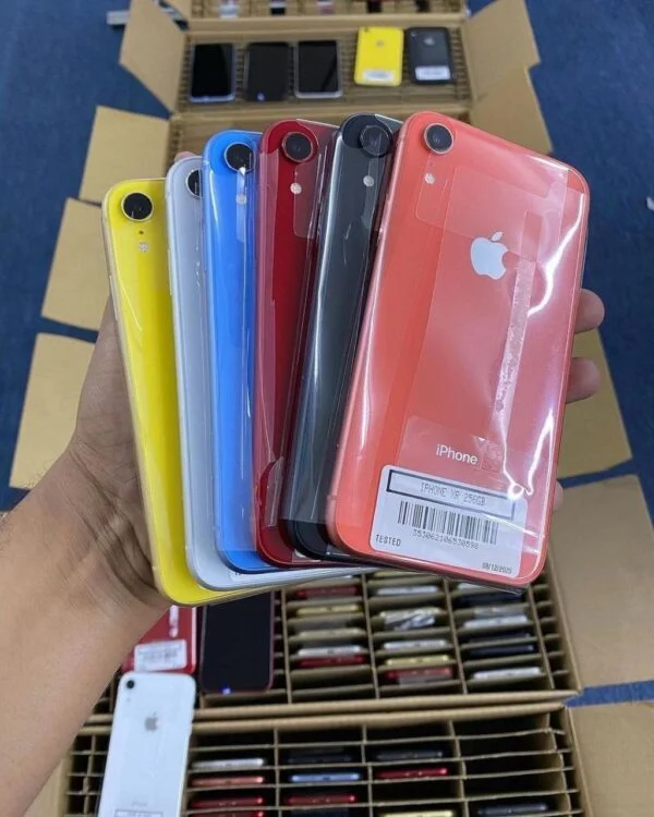 Mixed iPhone Pallets - Image 6