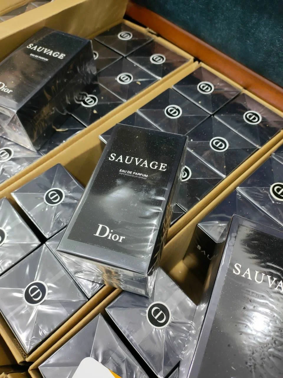 Authentic perfumes Pallets - Image 9