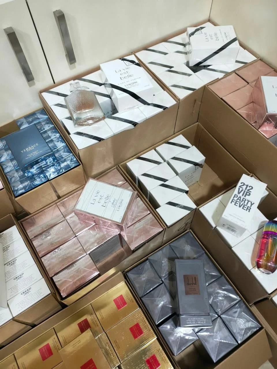 Authentic perfumes Pallets - Image 10